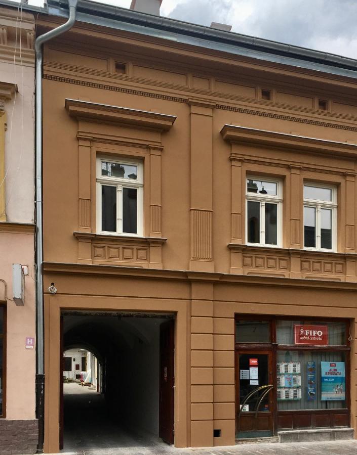 Ela Centre Apartman *